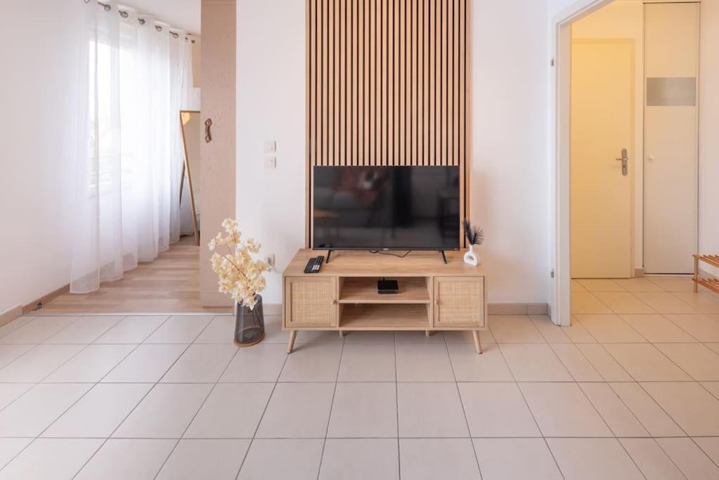 Апартаменты L'Excellence-8Min Aeroport-Terrasse-Parking Prive Линголшем Экстерьер фото